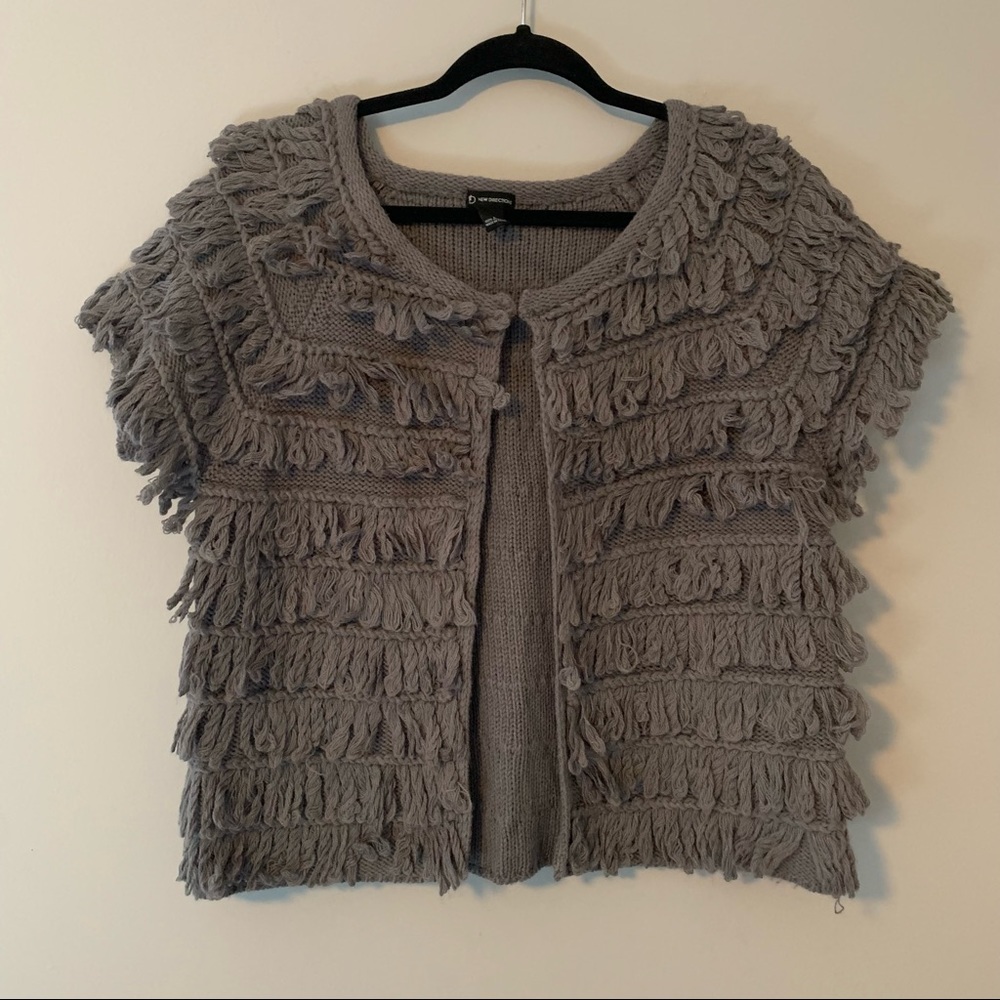 Size L New Directions | Gray short-sleeved Cardigan with Ruffle 🌸